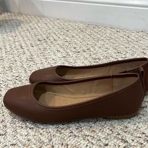 Size 6 brown sun+stone flats